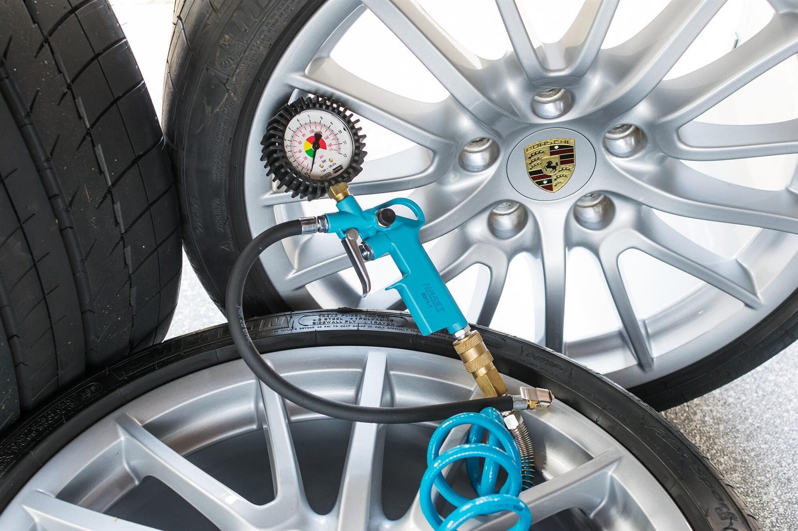 HAZET Reifenfüll-Messgerät 9041-1 + Adapter-Set