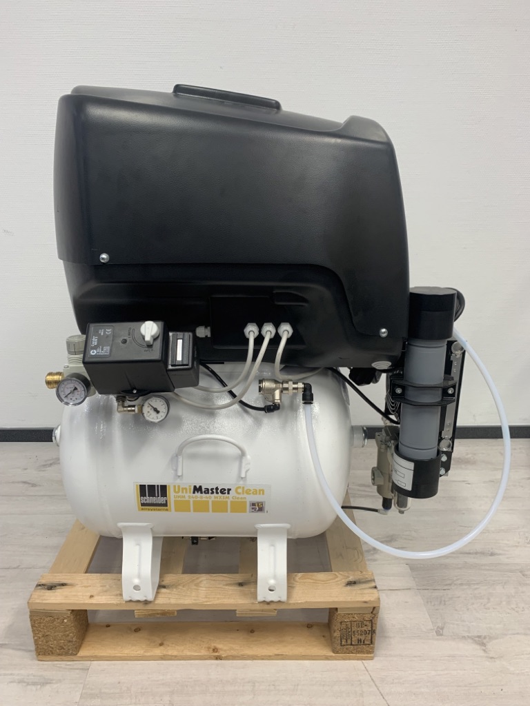ARTICOLO DA ESPOSIZIONE Schneider UNM 240-8-40 WXSM Clean - 152 l/min - 8 bar - 1,5 kW - compressore senza olio - DGKH332110