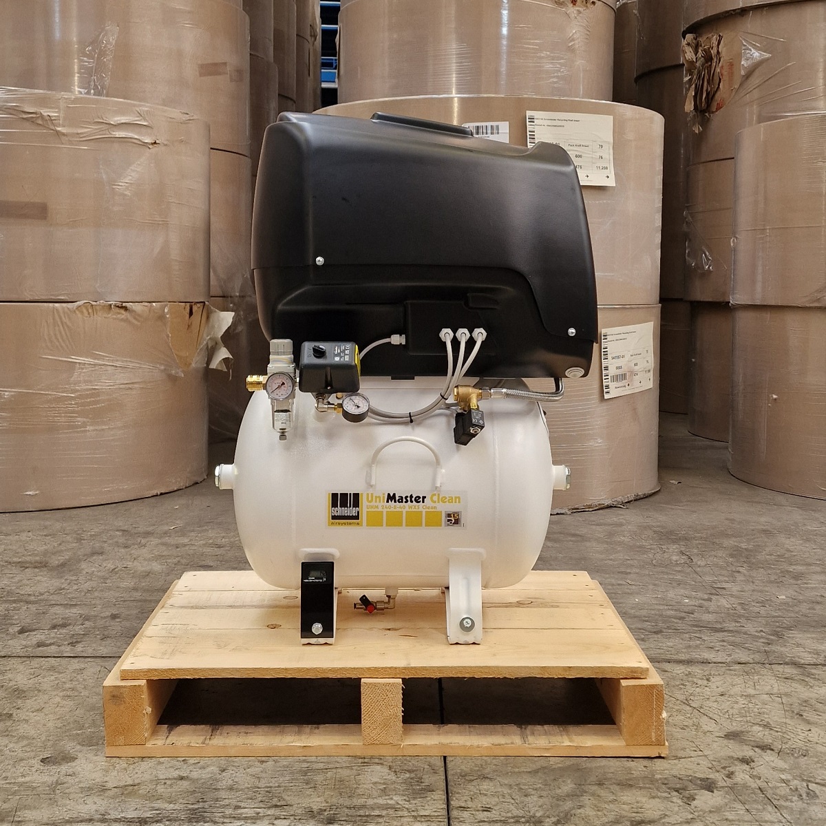 AUSSTELLER Schneider UNM 240-8-40 WXS Clean · 170 l/min · 8 bar · 1,5 kW · ölfreier Kolbenkompressor · DGKH332100