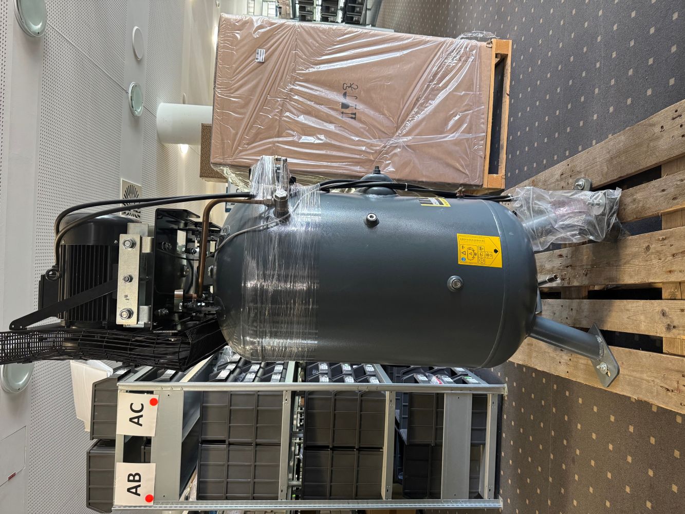 B-WARE Schneider-Kompressor UNM STS 1000-10-270 XDKC m. Kältetrockner u. Sterndreieckschalter 1121570229 ITR2092010