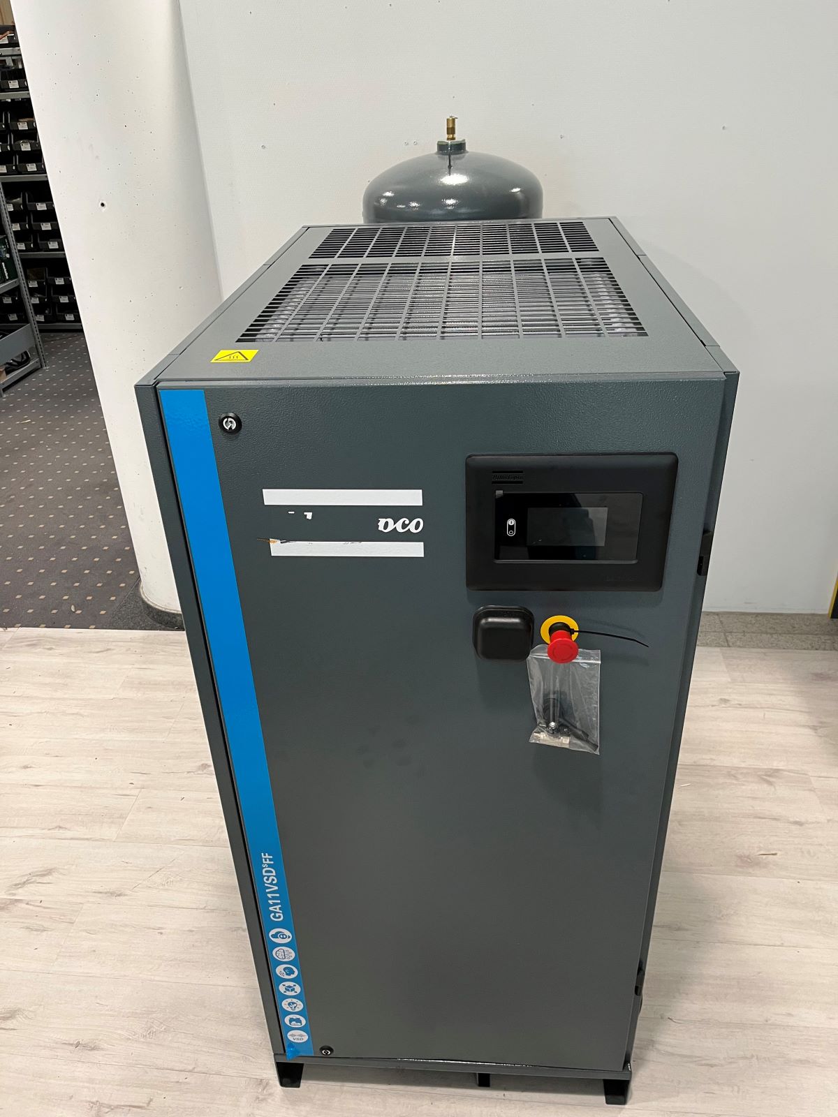 GEBRAUCHT Atlas Copco Schraubenkompressor GA 11 VSDs FF TM MEAC Öl -& Druckluftbehälter & Kältetrockner AD2000