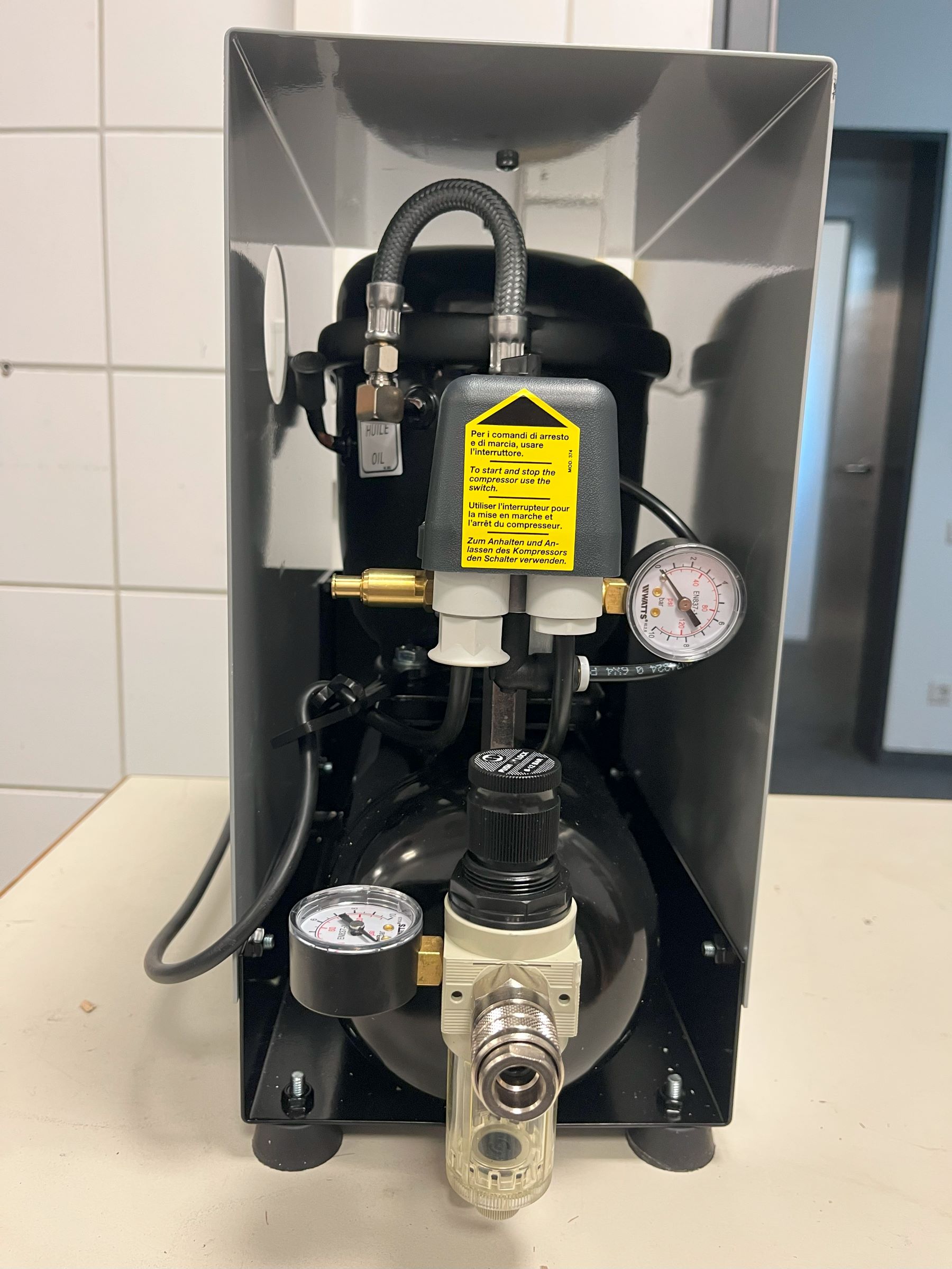 B-WARE Schneider-Kompressor SEM 30-8-4 W DGKA333005 - SN 001200817