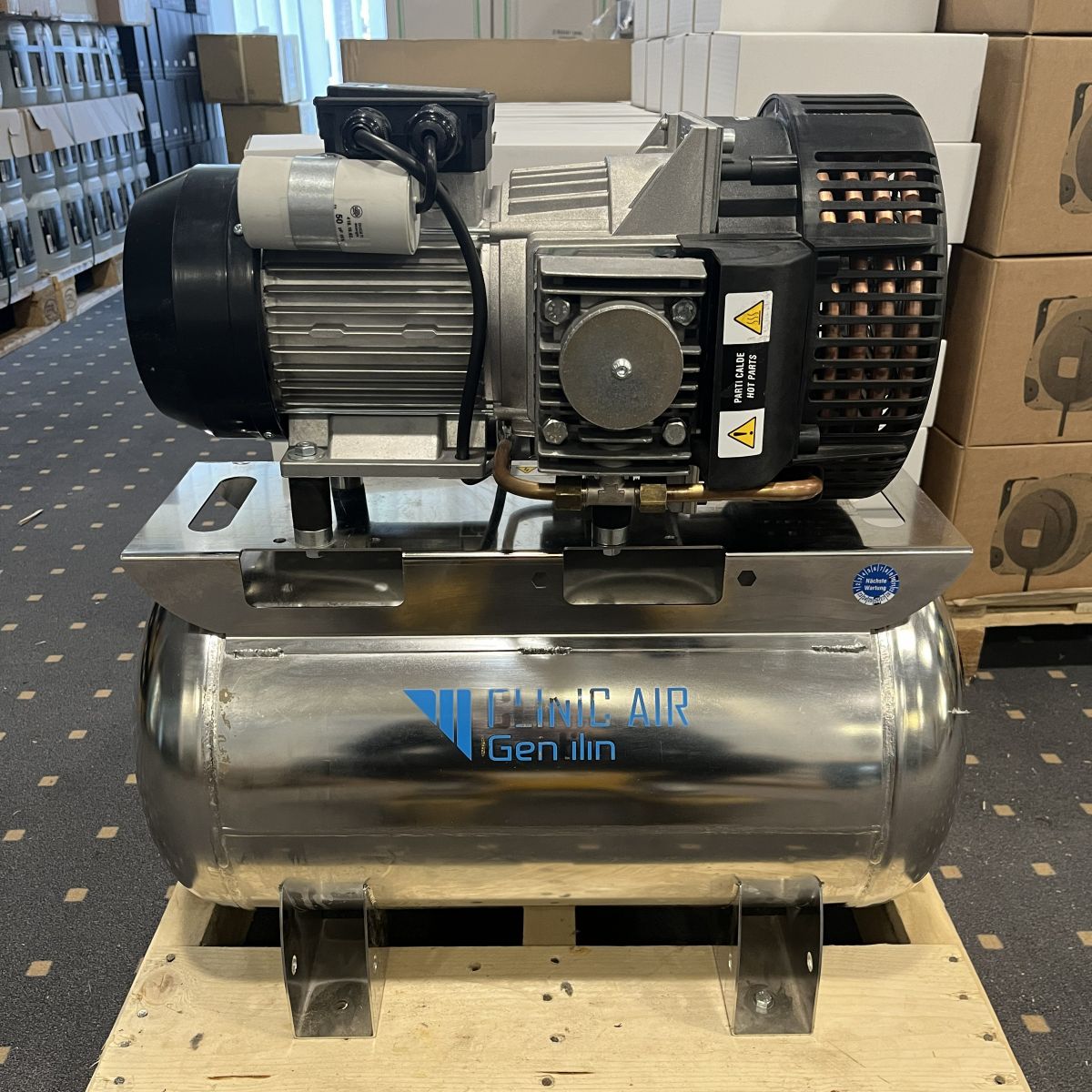 GEBRAUCHT Clinic Dry 3/40 HS · 240 l/min · 10 bar · 1,8 kW · ölfreier Kolbenkompressor SN 81210800123041000001