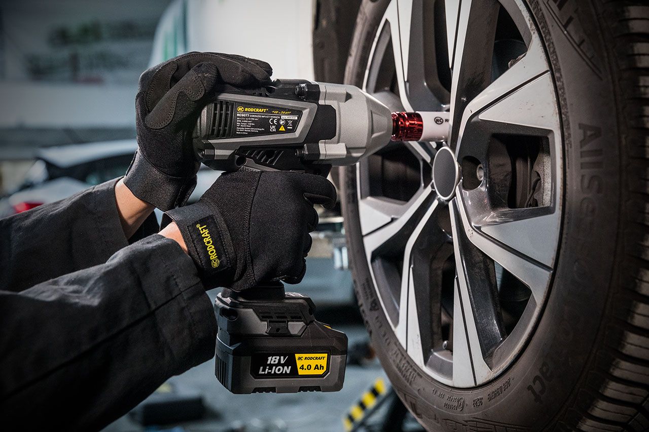 Rodcraft RC9077K6 Akku-Schlagschrauber"eBeast", Vierkant 1/2 Zoll, max. Lösemoment 1500 Nm, inkl. 2x 6 Ah Akku, Ladegerät und Stofftasche