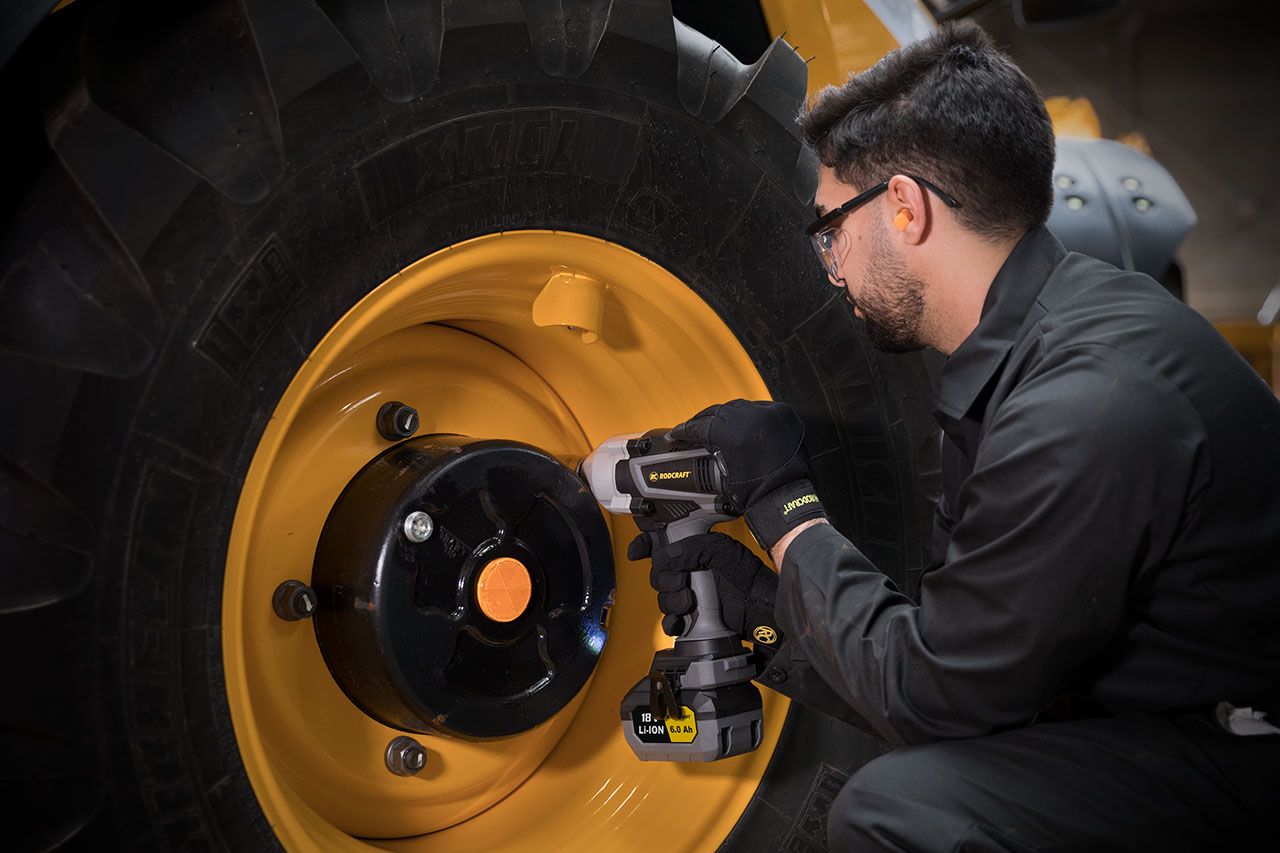 Rodcraft RC9087K4 Akku-Schlagschrauber, Vierkant 3/4 Zoll, max. Lösemoment 1500 Nm, inkl. 2x 4 Ah Akku, Ladegerät und Stofftasche