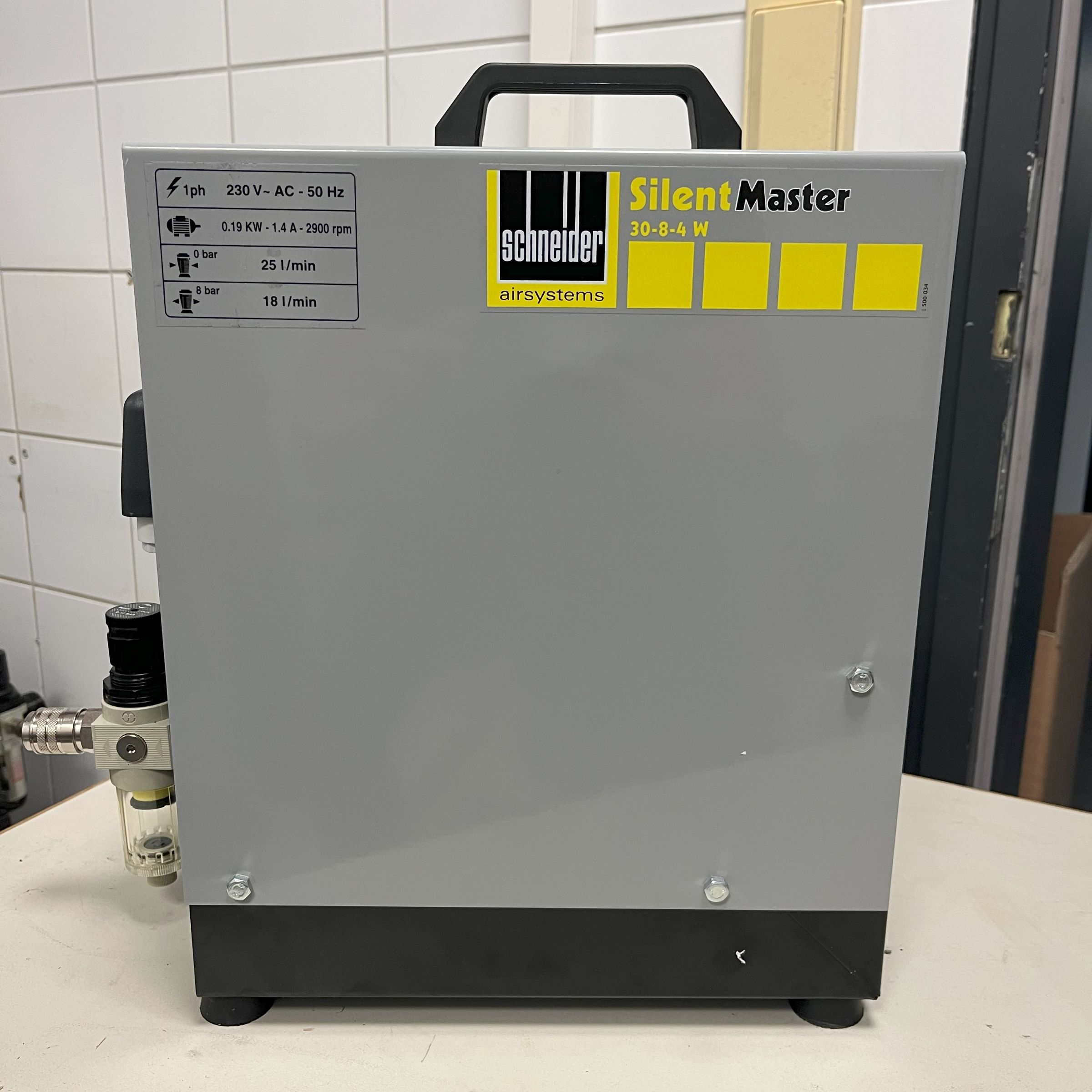 B-WARE Schneider-Kompressor SEM 30-8-4 W DGKA333005 - SN 001200817