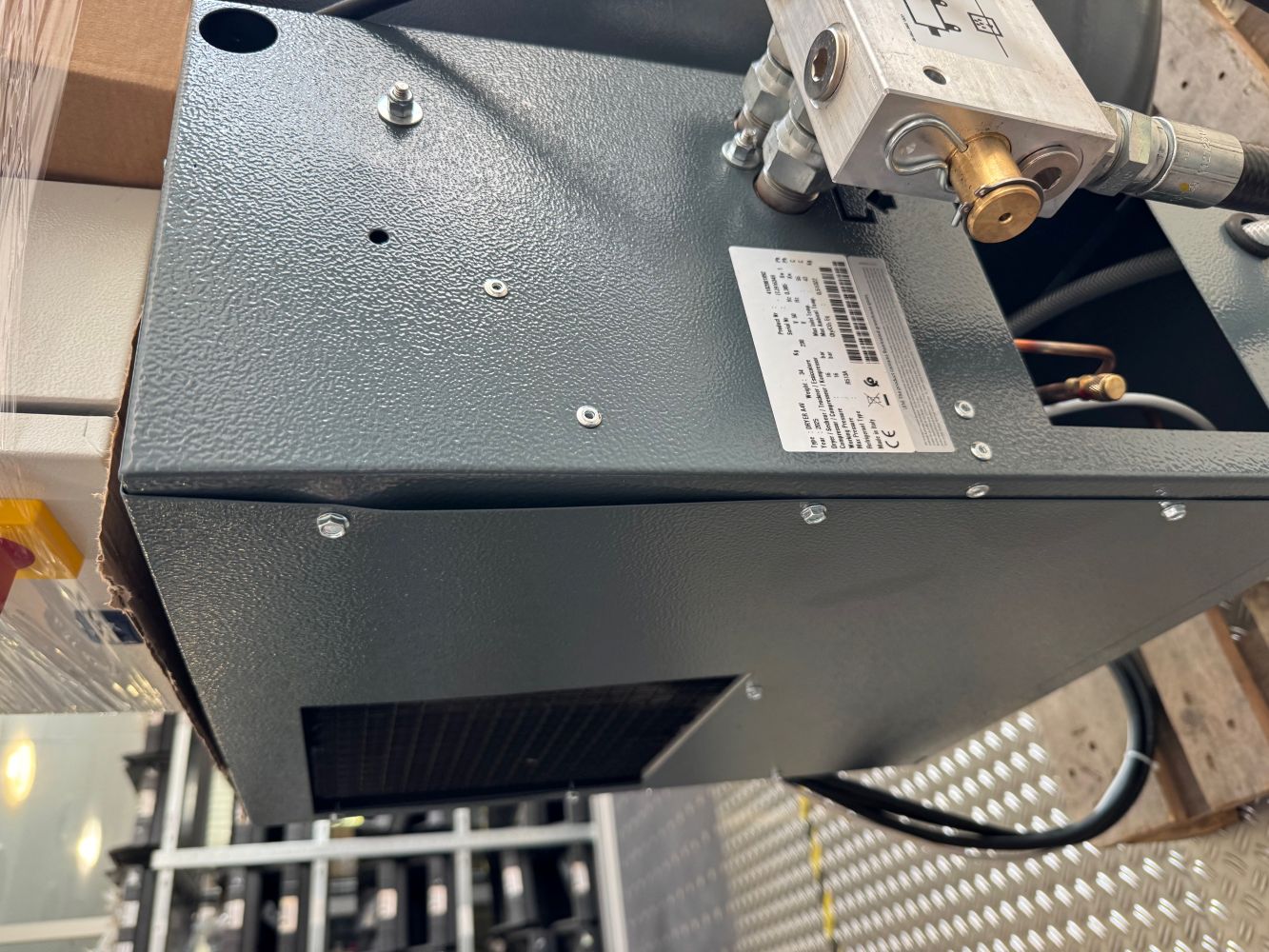 B-WARE Schneider-Kompressor UNM STS 1000-10-270 XDKC m. Kältetrockner u. Sterndreieckschalter 1121570229 ITR2092010