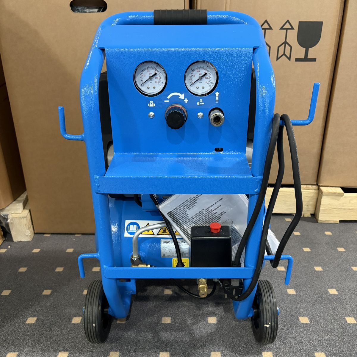 ABAC SILVERSTONE OS15P leiser Kompressor 1,5HP 10L (230V)
