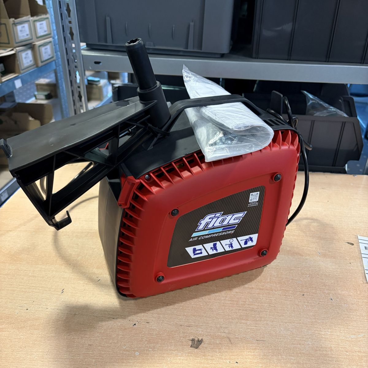 B-WARE FIAC Wandkompressor WALLAIR Compact 1,5Hp (230V) SN W402202185