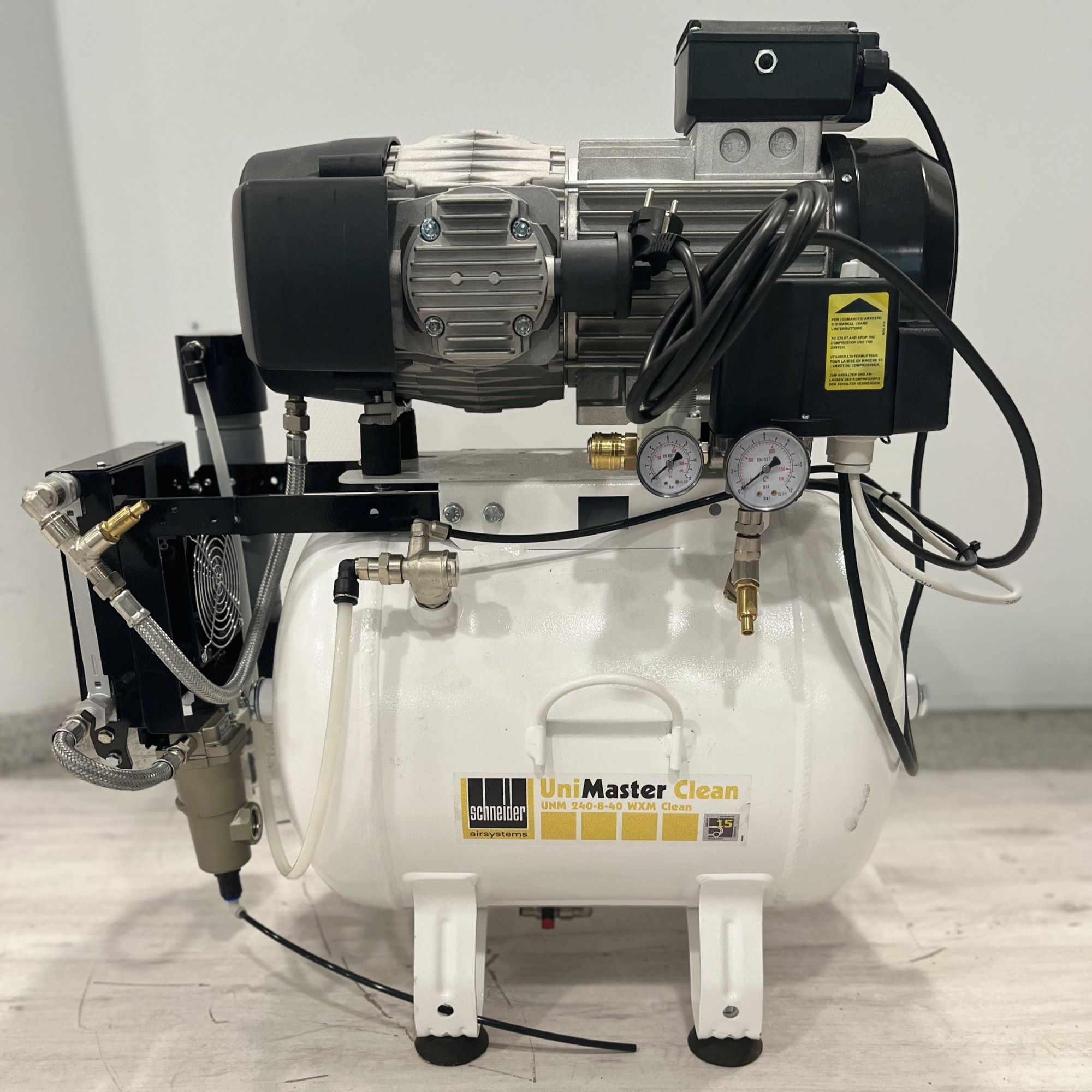 GEBRAUCHT Schneider UNM 240-8-40 WXM Clean · 152 l/min · 8 bar · 1,5 kW · ölfreier Kompressor · DGKH332010