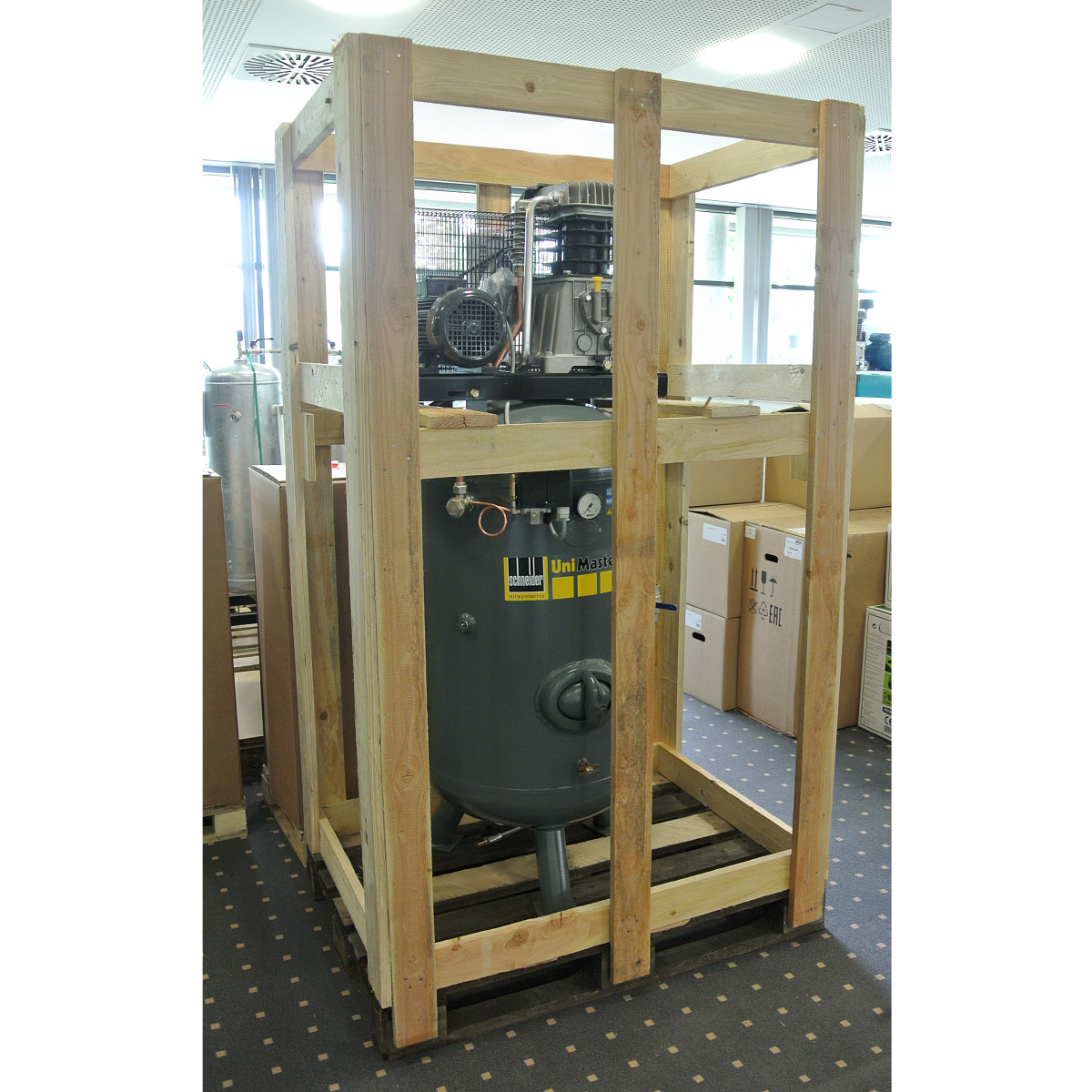 AUSSTELLER Schneider UNM STS 660-10-270 · 520 l/min · 10 bar · 4,0 kW · stationärer Kolbenkompressor · H812000